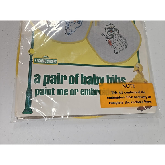 Vintage Vogart Crafts Sesame Street Craft Kit Baby Bib Cookie Monster Oscar New - Picture 3 of 7